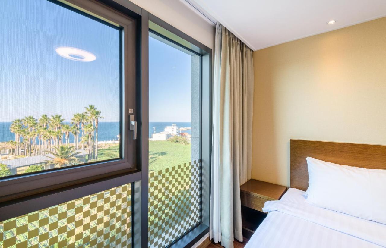 Uni Hotel Чеджу Екстериор снимка